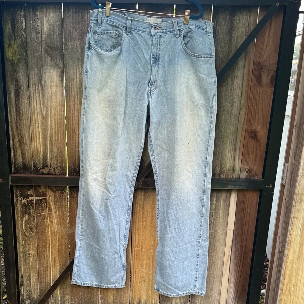 Levi’s ‘Loose Straight’ light wash jeans, 36 x 34 - Picture 3 of 8